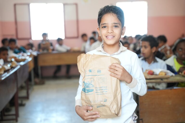 Taiz inaugurates School Meals Project to Feed 30,000 Students with International Funding and Local Implementation